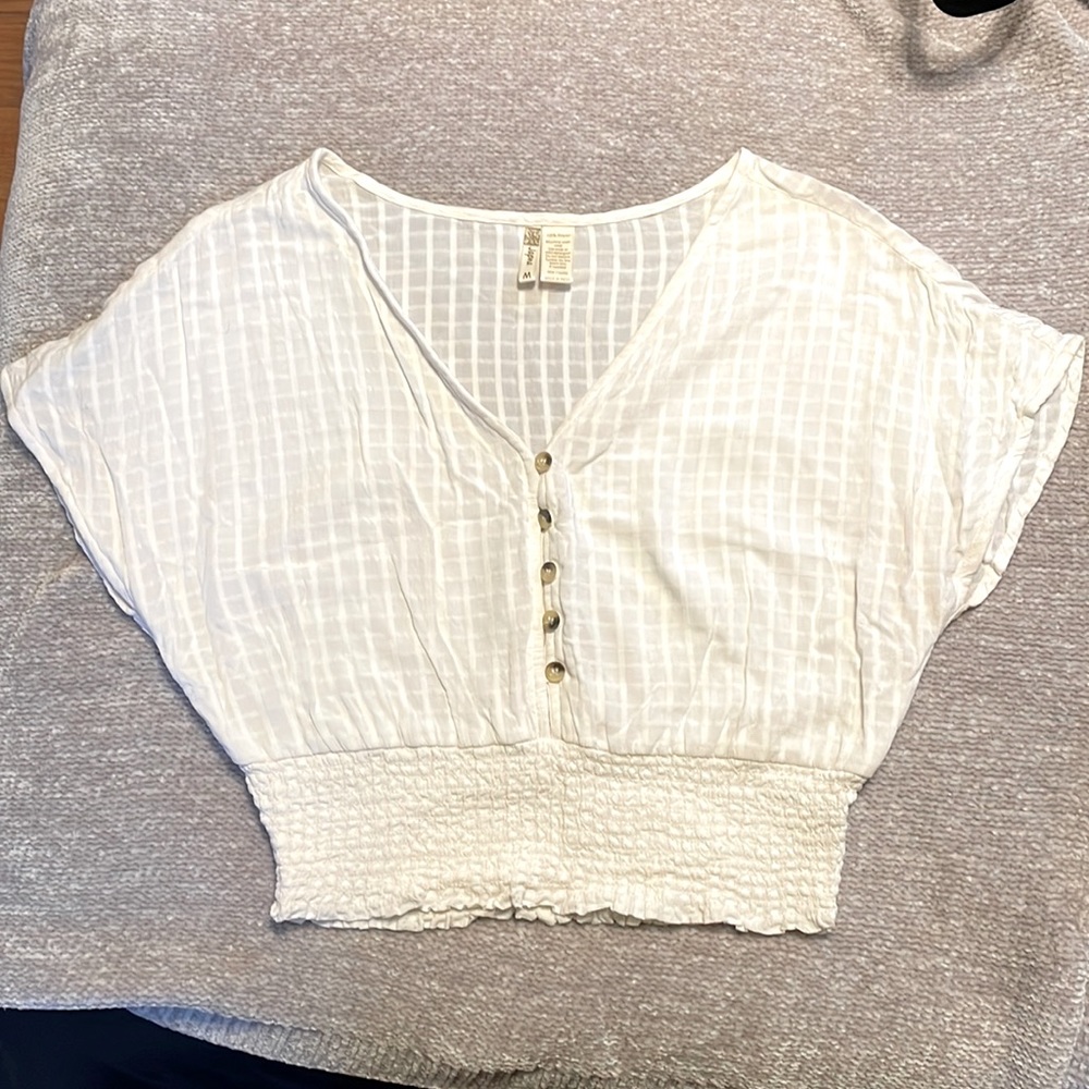 Japna White short sleeve top with buttons